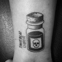 Tatuaje de un bote de veneno