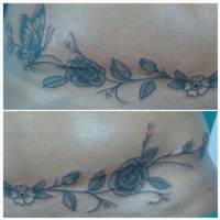Tatuaje de unas flores