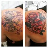 Cover de un tatuaje con rosas