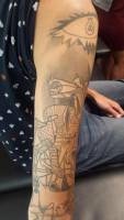 Tatuaje del Guernica de Picasso en el brazo