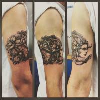 Tattoo de una hada hecha de flores
