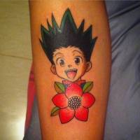 Tattoo de un personaje manga y una flor