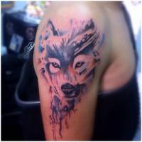 Color tattoo de un lobo hecho de manchas de pintura