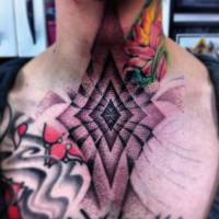 Tattoo de rombos en el cuello y pecho de un hombre